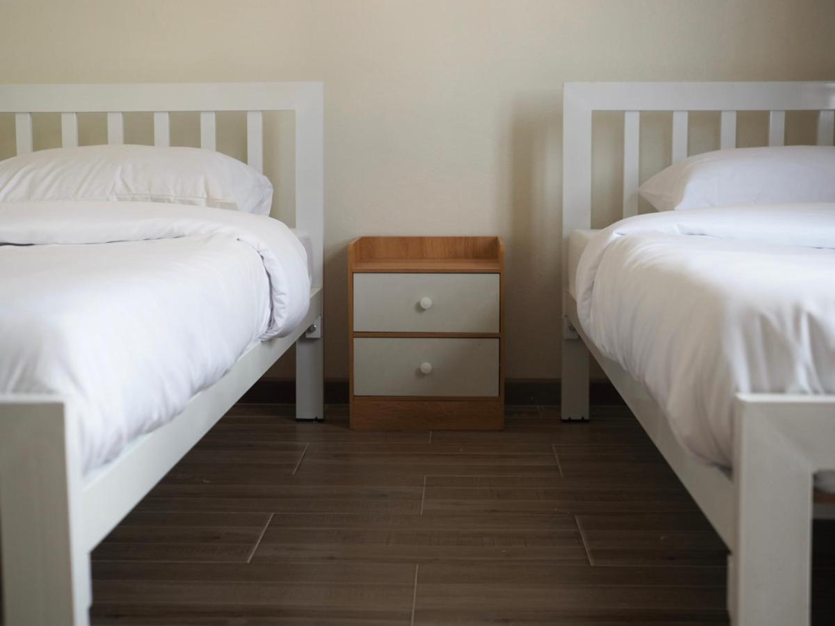 Krung Tone Hostel Bangkok Luaran gambar