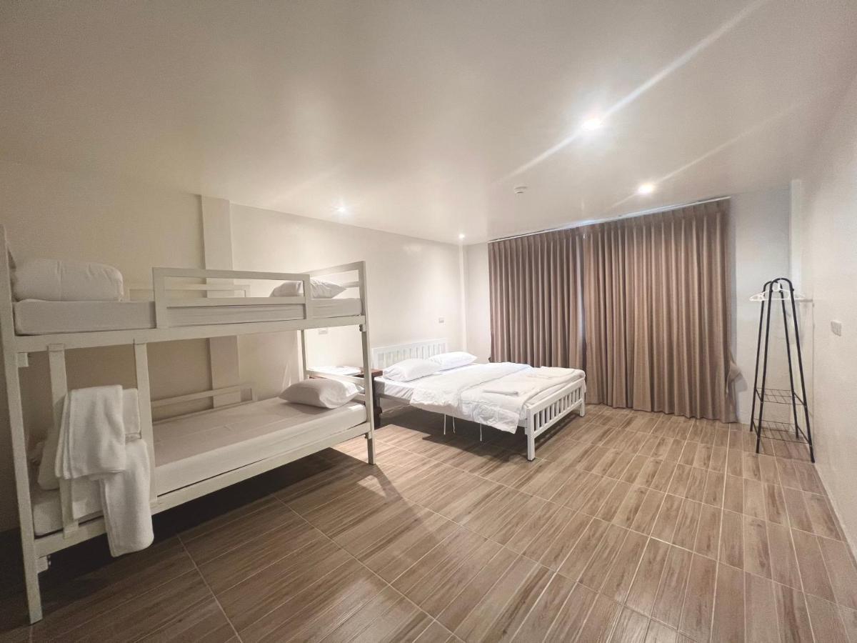 Krung Tone Hostel Bangkok Luaran gambar