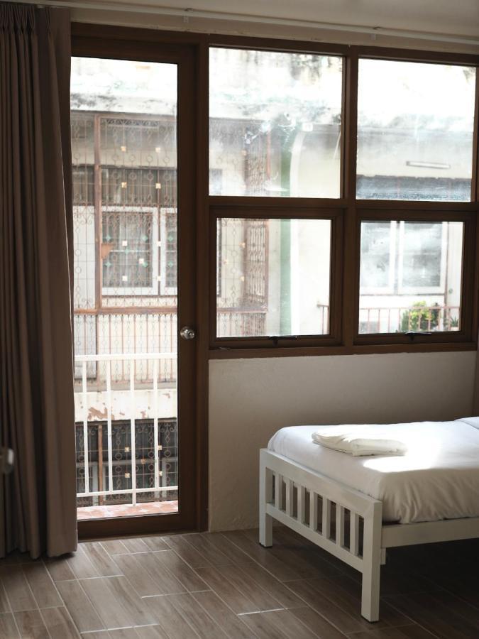 Krung Tone Hostel Bangkok Luaran gambar