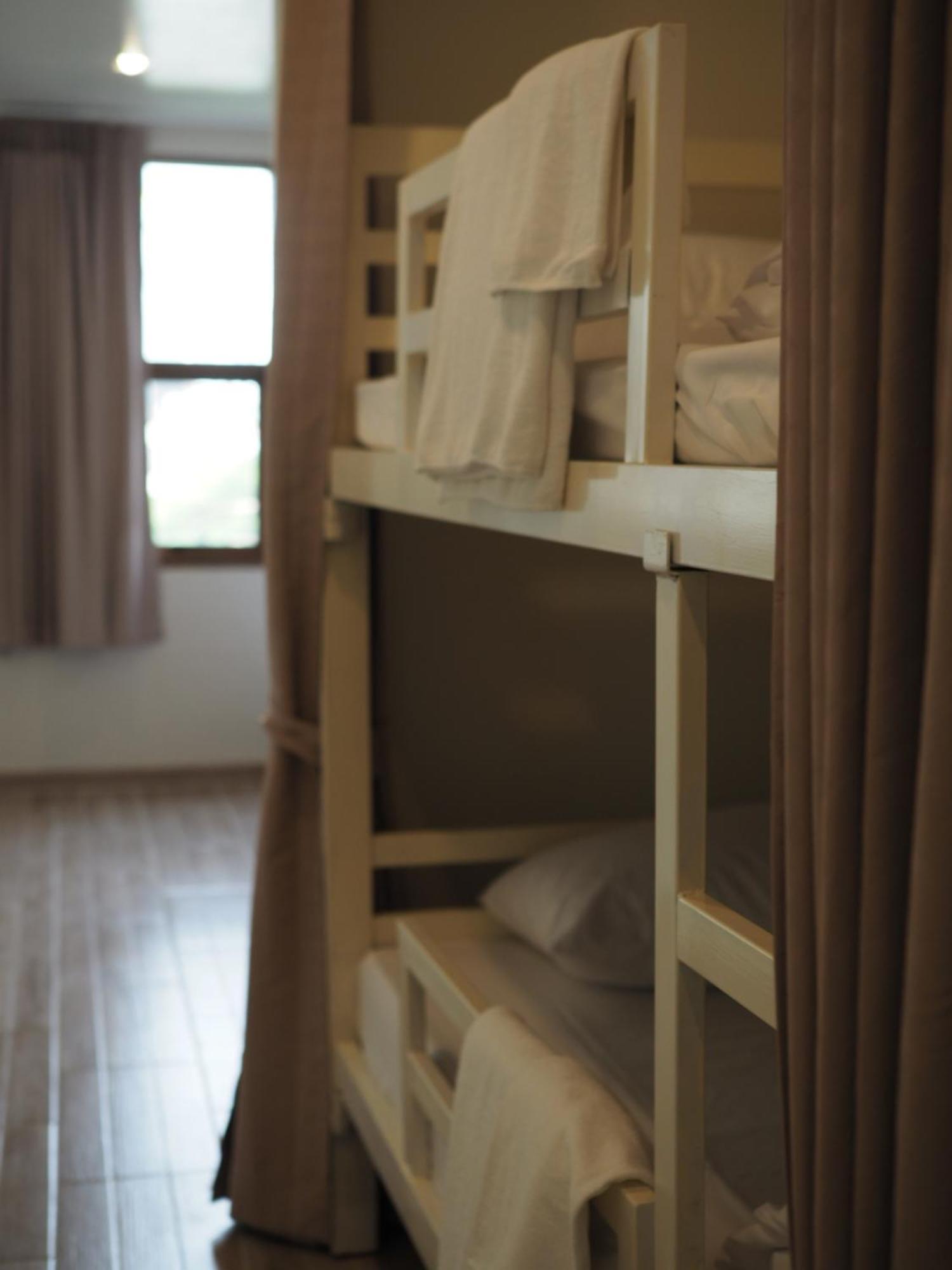 Krung Tone Hostel Bangkok Luaran gambar