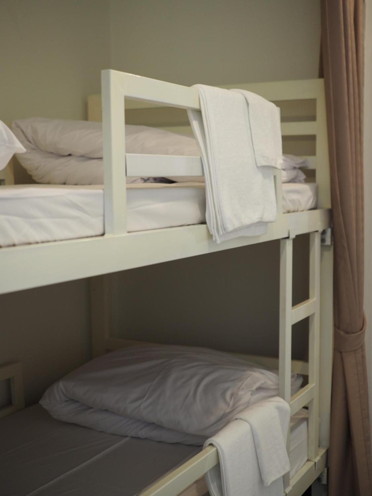 Krung Tone Hostel Bangkok Luaran gambar