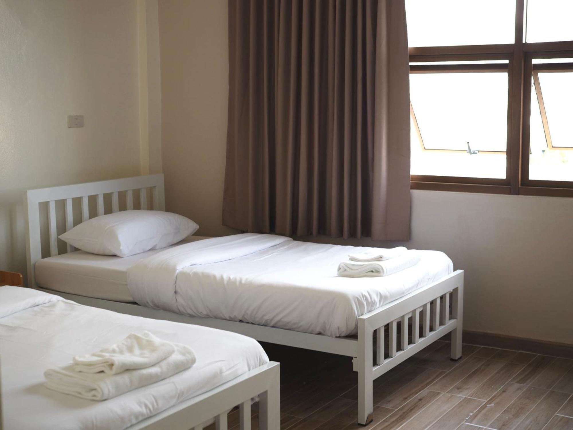 Krung Tone Hostel Bangkok Luaran gambar