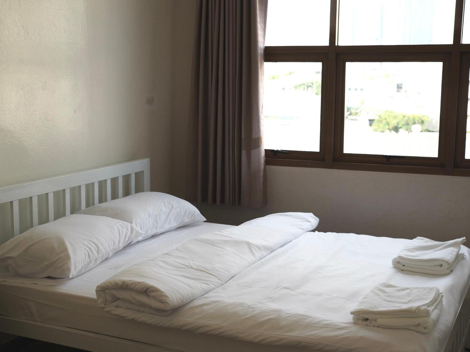 Krung Tone Hostel Bangkok Luaran gambar