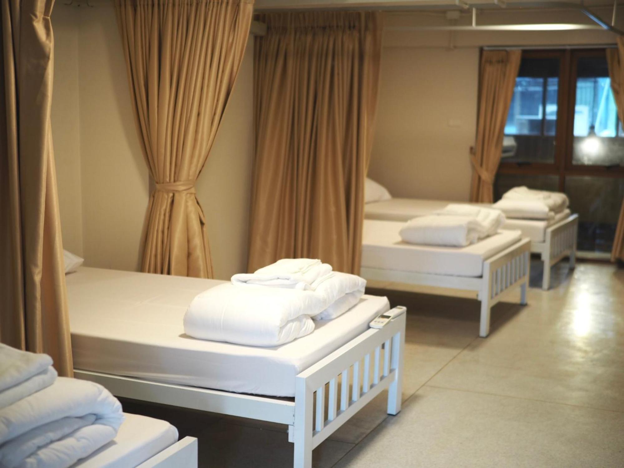 Krung Tone Hostel Bangkok Luaran gambar