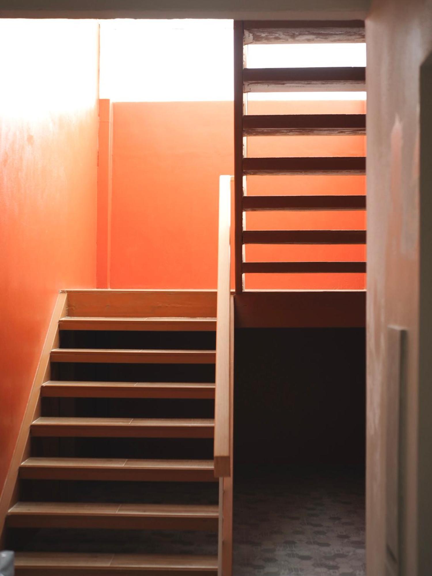 Krung Tone Hostel Bangkok Luaran gambar