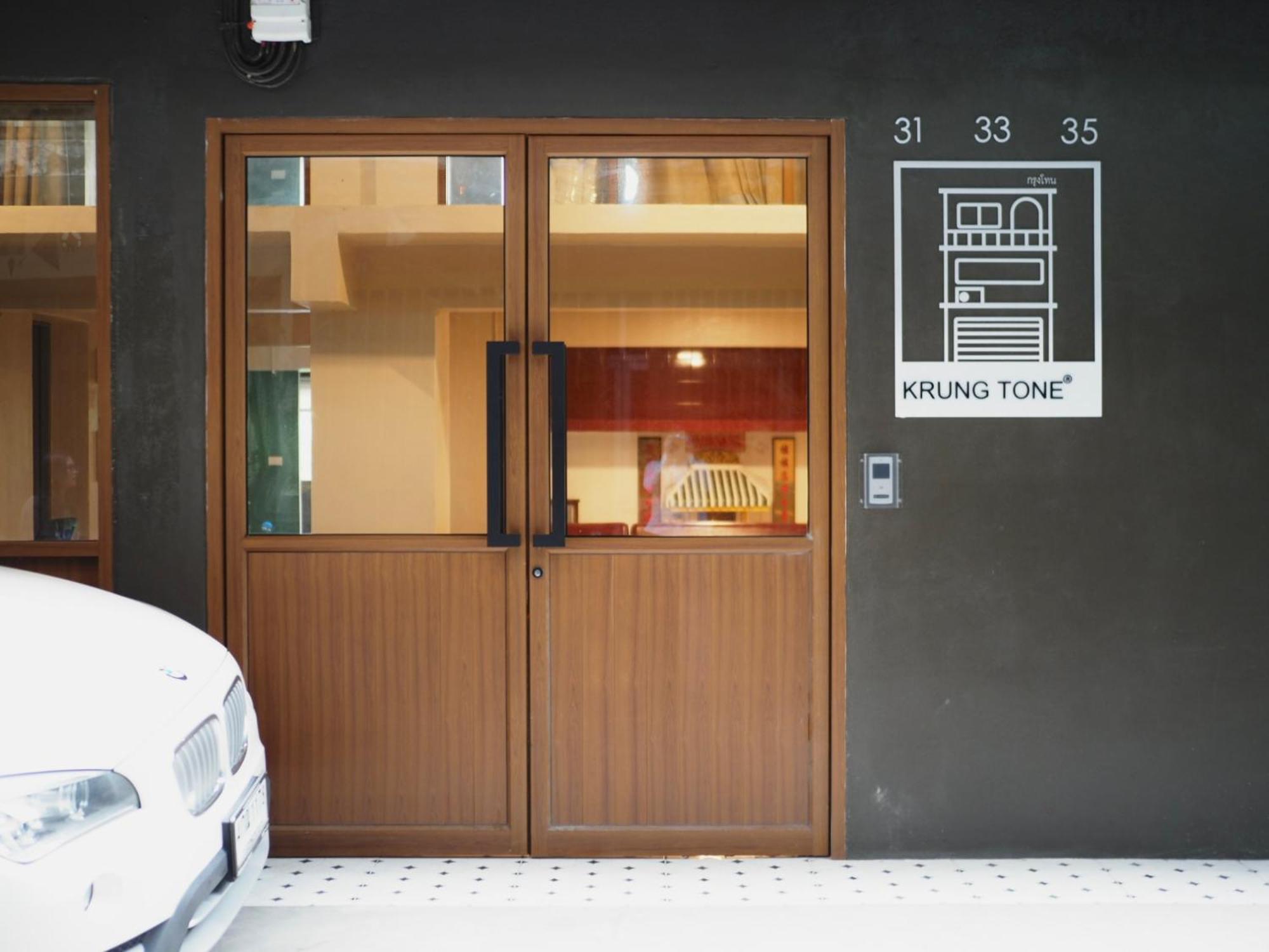 Krung Tone Hostel Bangkok Luaran gambar