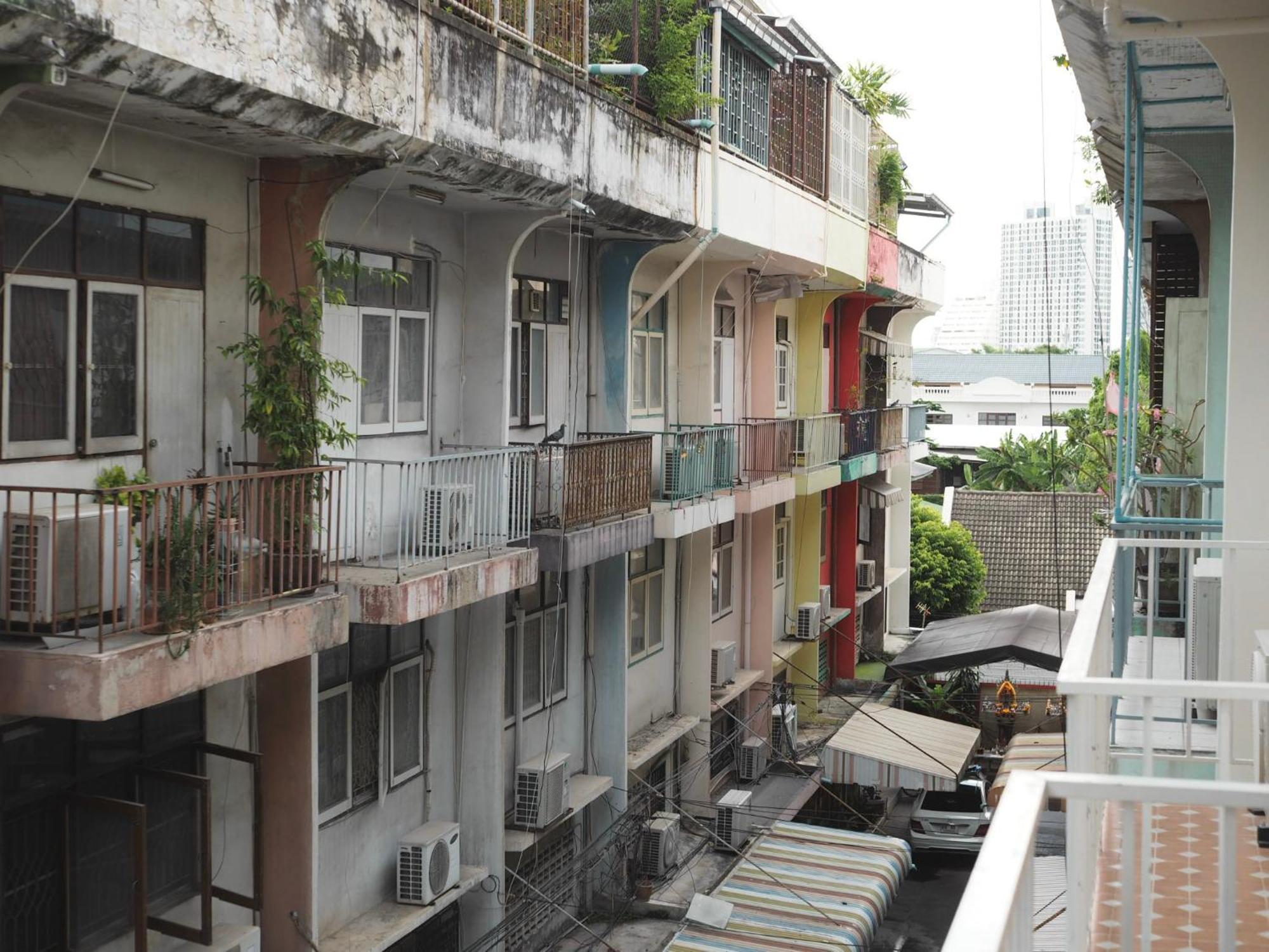 Krung Tone Hostel Bangkok Luaran gambar